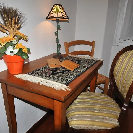 Grand Lori Bed & Breakfast